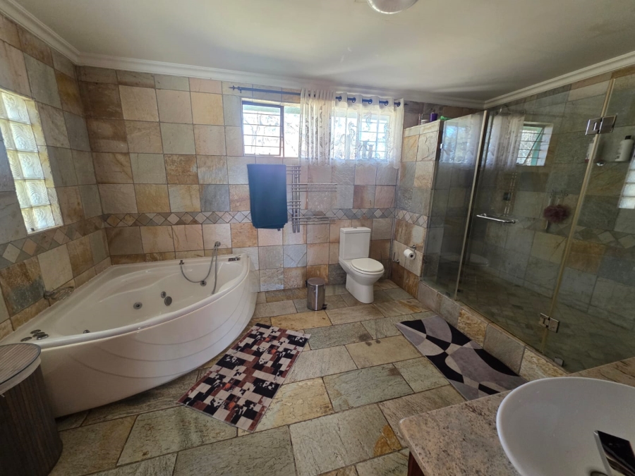 4 Bedroom Property for Sale in Lindequesdrif North West